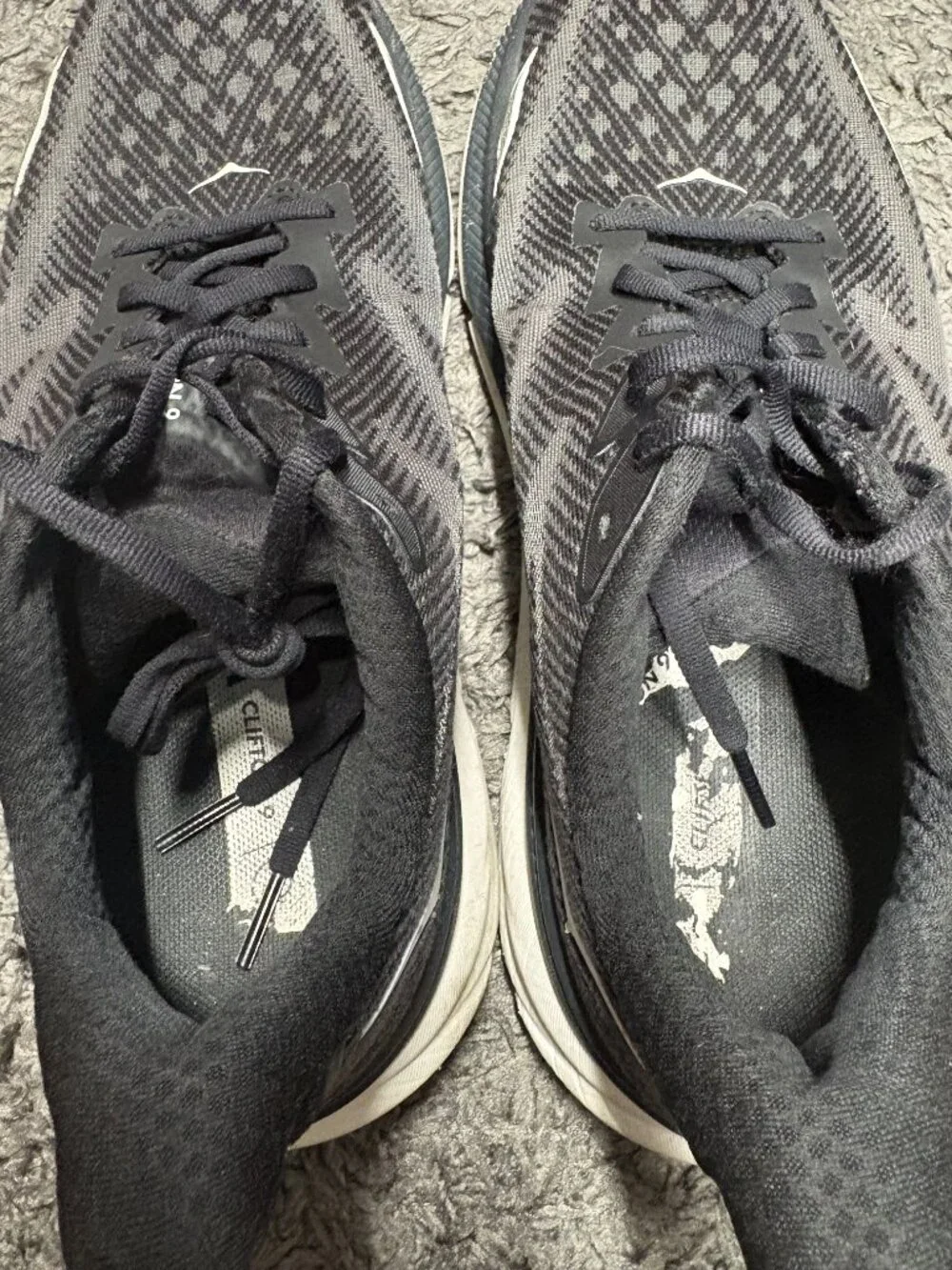 Hoka One One Clifton 9 Running Shoes - Men's Size 10D - Black/White